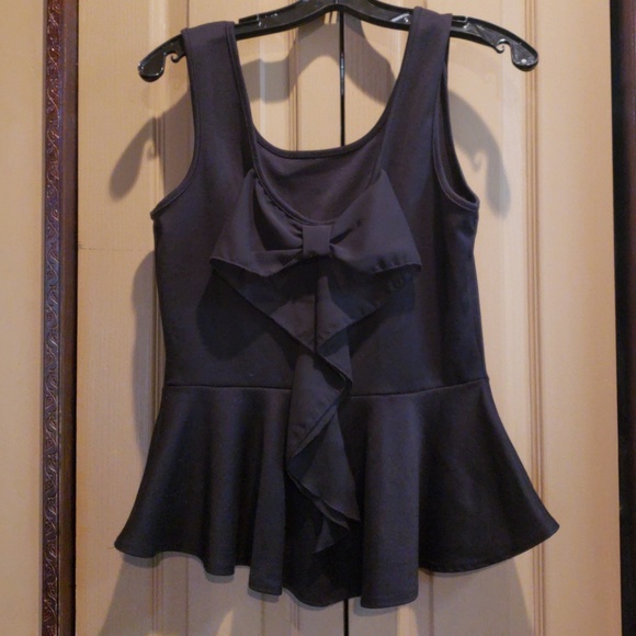 ALLOY BLACK EUC PEPLUM TOP W/RUFFLE BACK - Picture 2 of 4